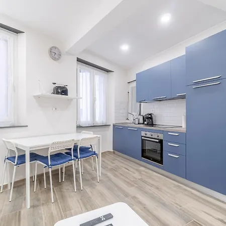 Moby The Whale Flat アパート *